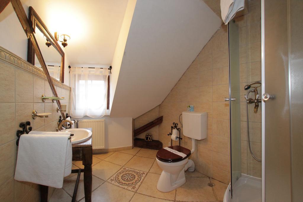 Casa Baroca Hotel Sighisoara Room photo